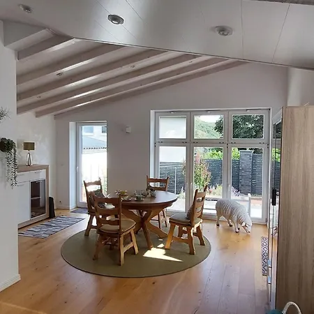 Eifeleben Mit Wunderschoenem Garten By Interhome *